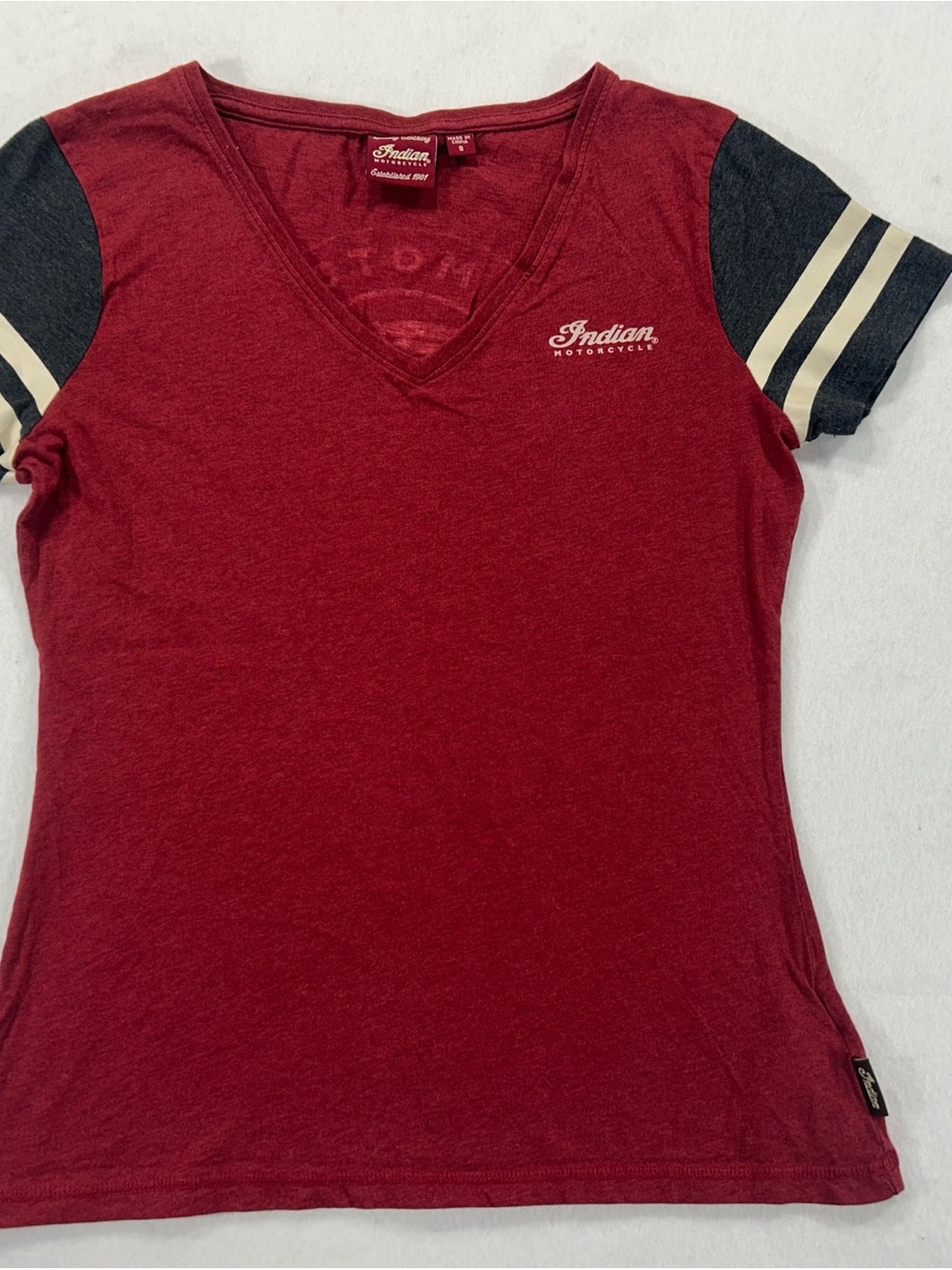 Indian Motorcycle Womens Medium Maroon Red V-Neck Graphic Tee T-Shirt Sm